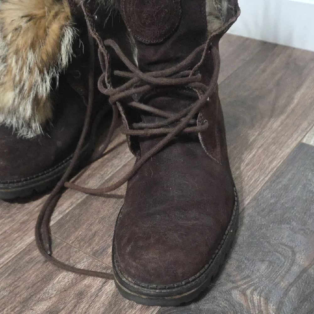 Bally Men's Brown Leather Boots with Fur Trim
